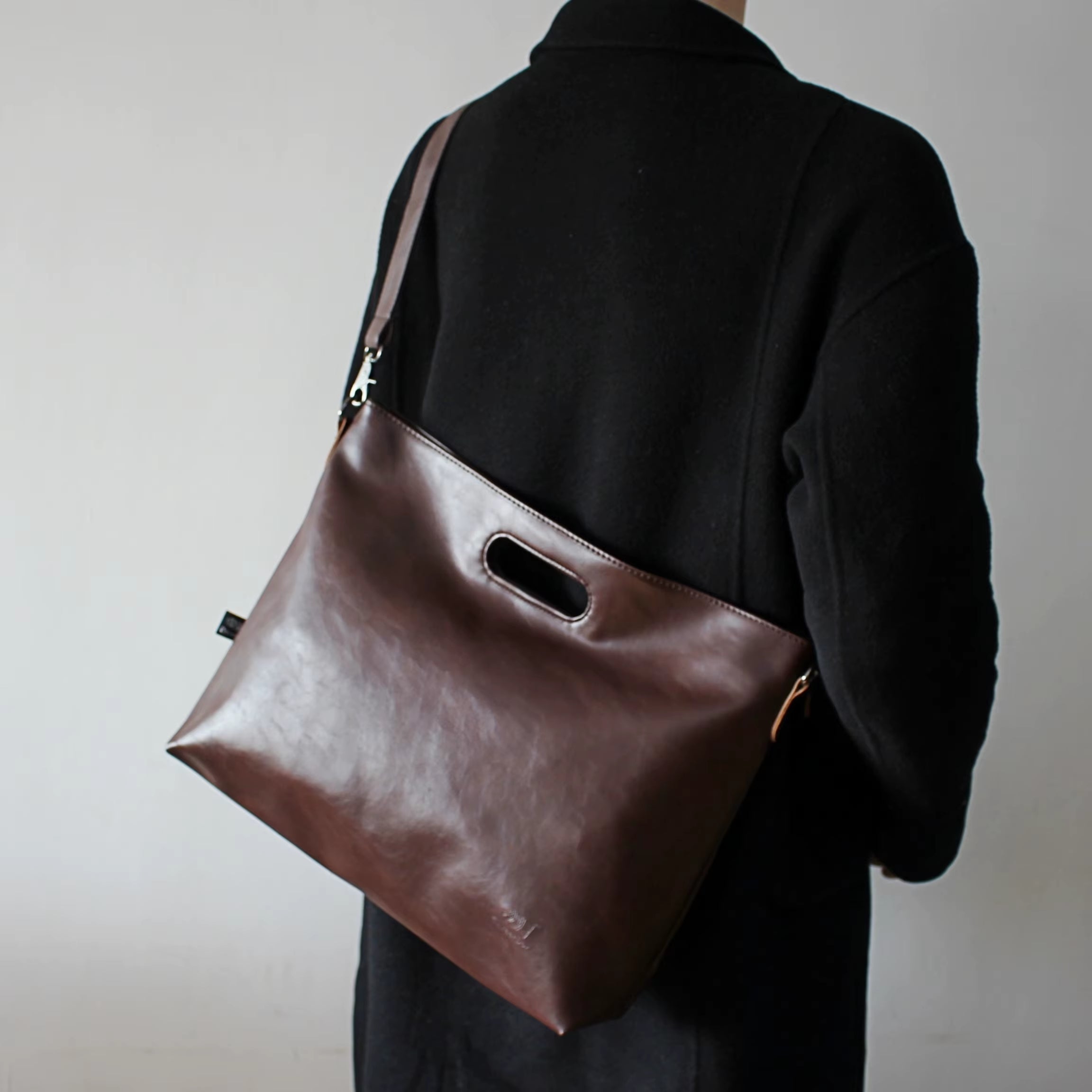 European and American Fashion Retro Patent Leather Shiny Surface Handbag Multifunctional Portable Single Shoulder Crossbody Bags